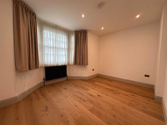 3 Bedroom Flat To Rent In Wooler Street, Walworth Village, SE17