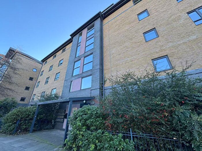 1 Bedroom Flat To Rent In Talwin Street, London, E3