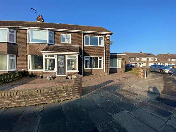 5 Bedroom Semi-Detached House For Sale In St. Ronans Drive, Seaton Sluice, Whitley Bay, NE26