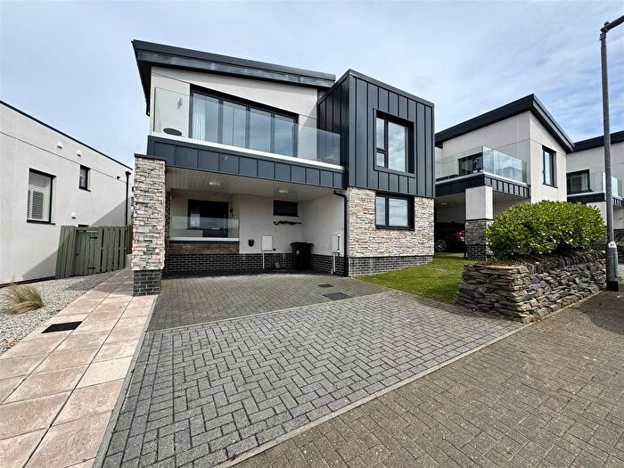 4 Bedroom Property For Sale In Sea View Crescent, Perranporth, TR6