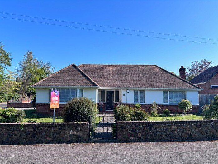 3 Bedroom Bungalow For Sale In Elm Grove, Westgate-On-Sea, Kent, CT8