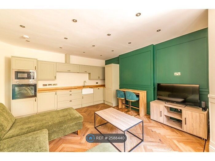 2 Bedroom Flat To Rent In Coronation Road, Southville, Bristol, BS3