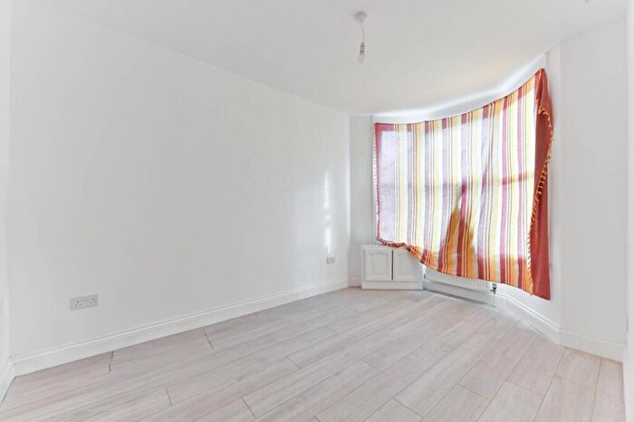 4 Bedroom Terraced House To Rent In Wortley Road, Croydon, CR0