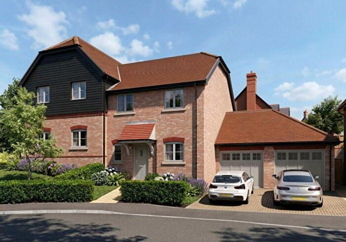 5 Bedroom House For Sale In Abbey Barn Park, Wycombe, HP10