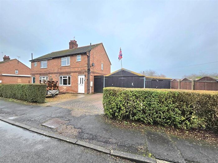 3 Bedroom Semi Detached House For Sale In Coronation Avenue, Deeping St. Nicholas, PE11