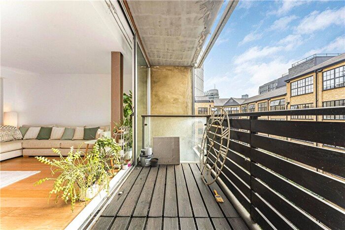 2 Bedroom Apartment For Sale In Martha's Buildings, London, EC1V