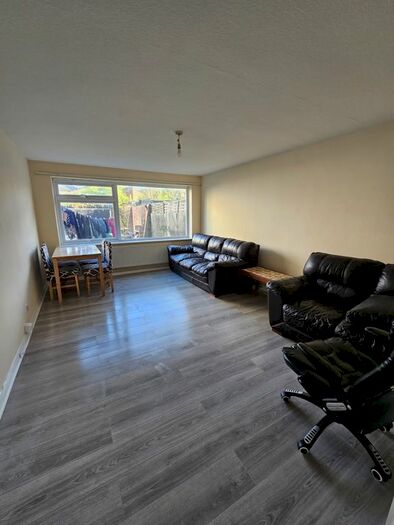 1 Bedroom Terraced House To Rent In Forest Road, London, E11