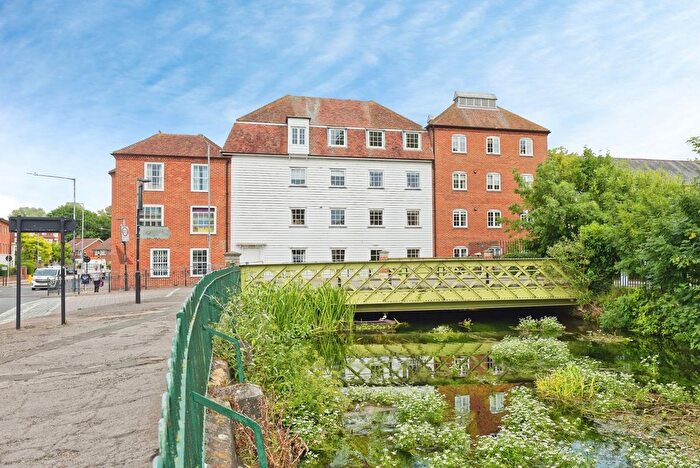 1 Bedroom Flat For Sale In Deans Mill Court, Canterbury, CT1