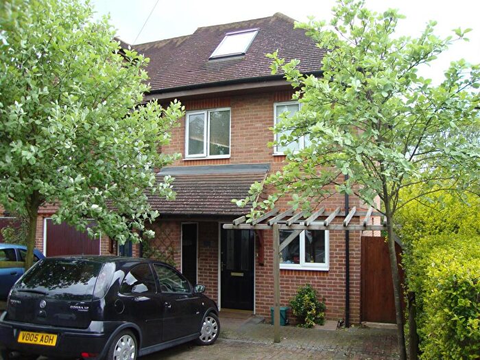 4 Bedroom House To Rent In Stoughton Road, Guildford, GU1