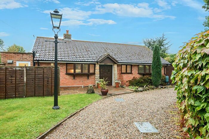 3 Bedroom Detached House To Rent In Meadow Lane, Oxford, OX4