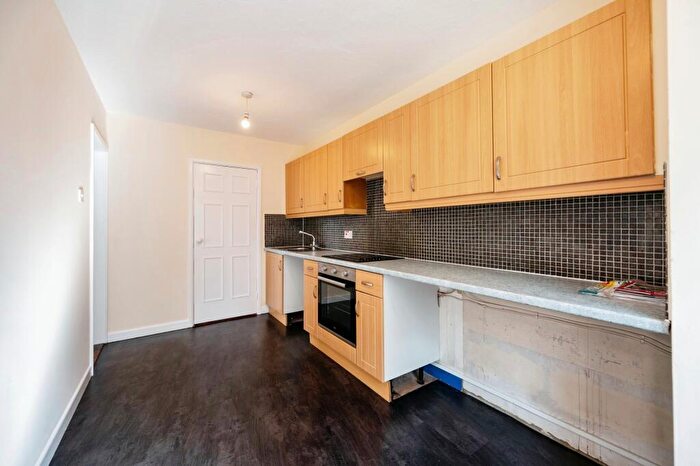 2 Bedroom Flat For Sale In Rails Lane, Hayling Island, Hampshire, PO11