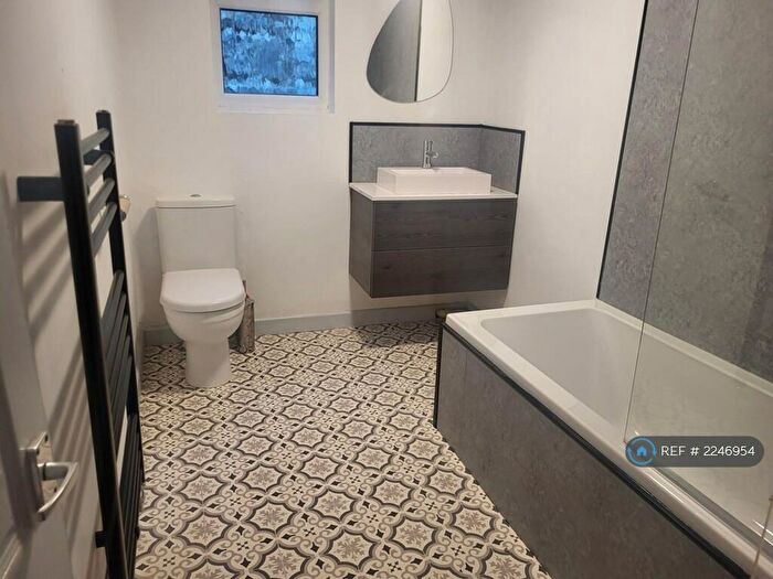 3 Bedroom Terraced House To Rent In Blaen-Y-Cwm Terrace, Treherbert, Treorchy, CF42