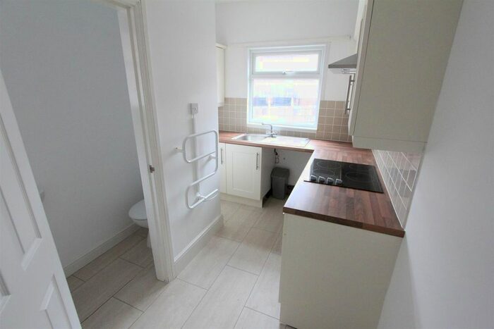 1 Bedroom Flat To Rent In Castle Street, Hinckley, Leicestershire, LE10