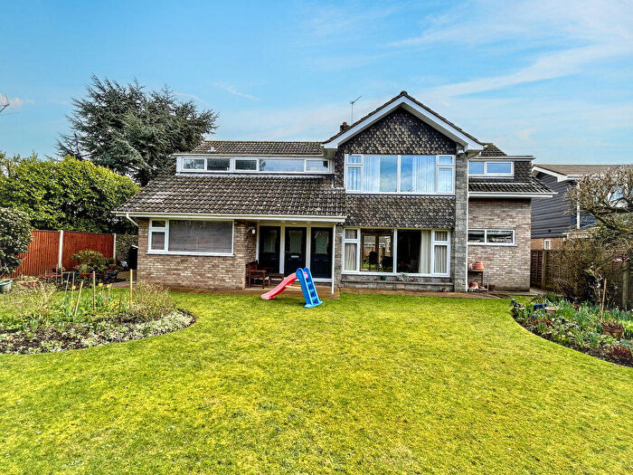 4 Bedroom Detached House For Sale In Lowestoft Road, Gorleston, NR31