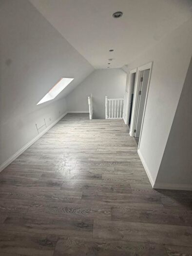 2 Bedroom Flat To Rent In Ilford, IG2