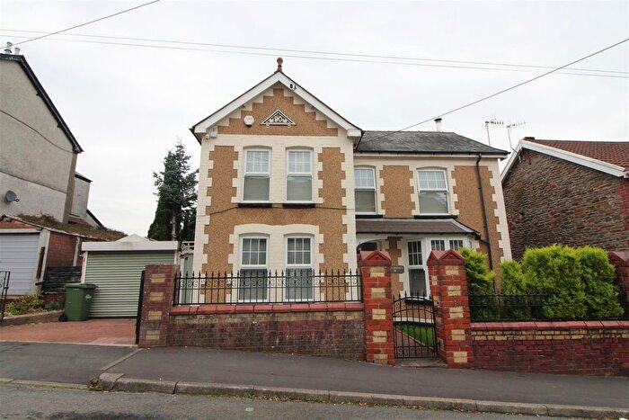 3 Bedroom Detached House For Sale In Cefn Road, Blackwood, NP12