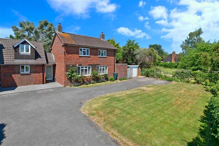 4 Bedroom Link Detached House For Sale In Howland Road, Marden, Tonbridge, Kent, TN12