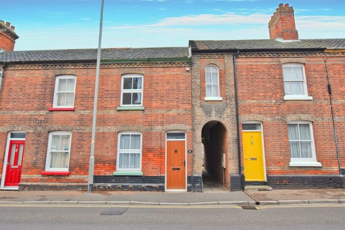 2 Bedroom Terraced House To Rent In West Street, Cromer, NR27