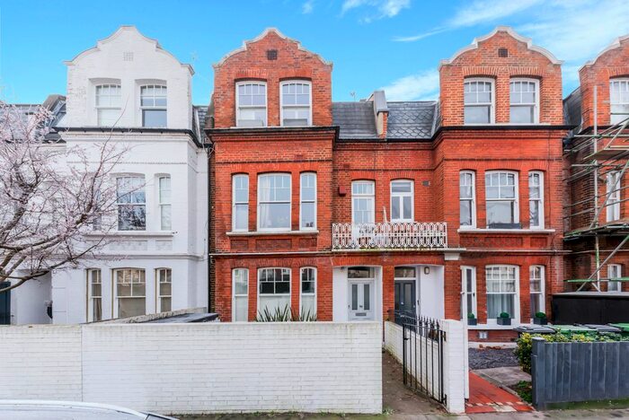 Studio To Rent In Hurlingham Road, London, SW6