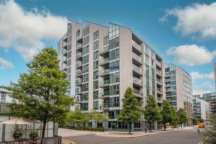 2 Bedroom Flat To Rent In Eastfields Avenue, Wandsworth, London, SW18