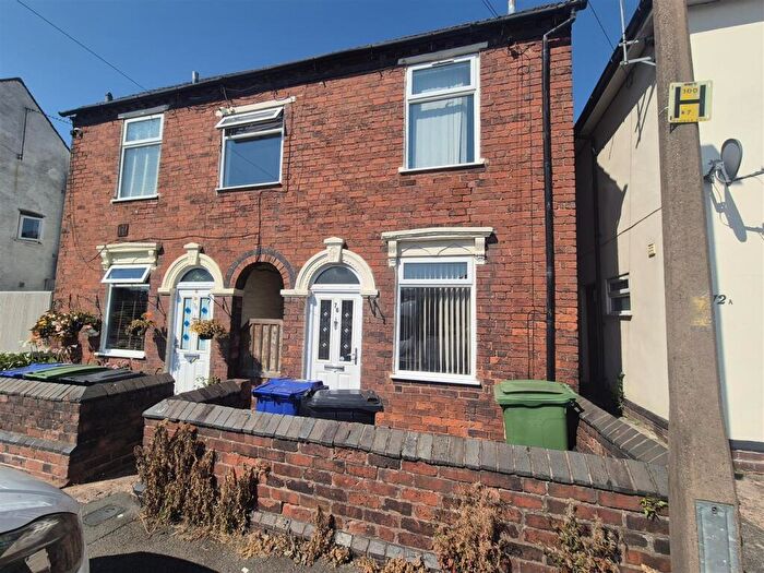 2 Bedroom Semi-Detached House To Rent In Lyde Green, Cradley, B63