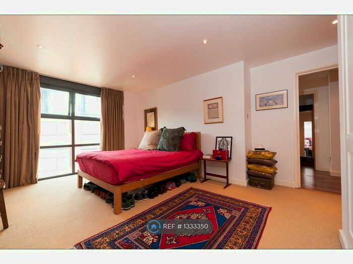 2 Bedroom Flat To Rent In Britton Street, London, EC1M