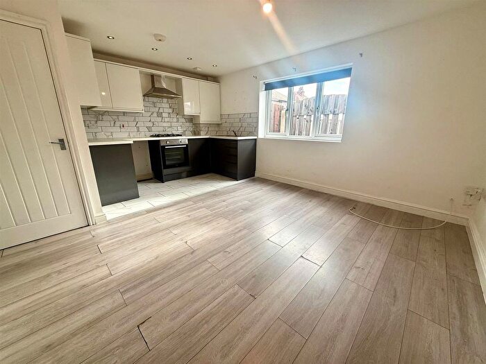 2 Bedroom Detached Bungalow To Rent In Owston Road, Carcroft, Doncaster, DN6