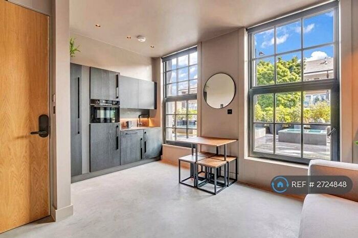 Studio To Rent In Caledonian Road, London, N1