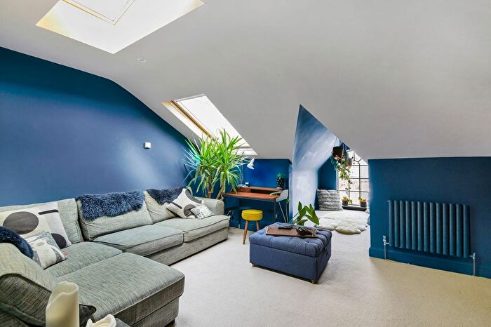 2 Bedroom Flat To Rent In Ardilaun Road, London, N5