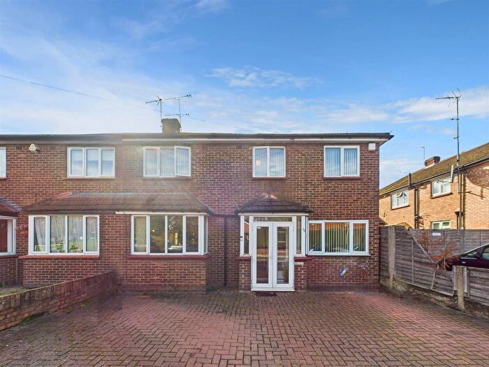 5 Bedroom Semi Detached House For Sale In Maxwell Road, West Drayton, UB7
