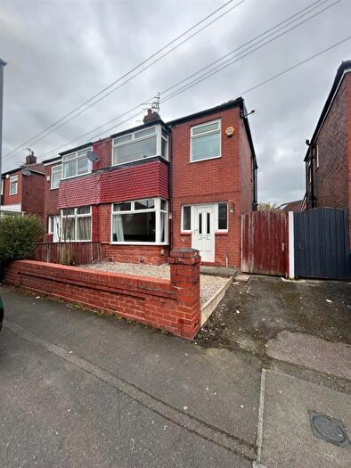 3 Bedroom Semi Detached House To Rent In Farm Street, Failsworth, Manchester, M35