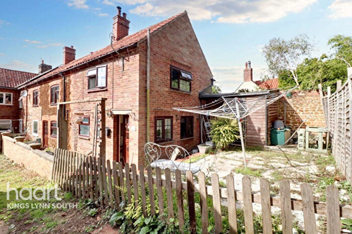 2 Bedroom Character Property For Sale In Smithy Road, Ingoldisthorpe, PE31