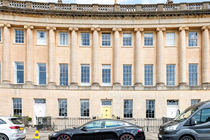 3 Bedroom Apartment For Sale In Royal Crescent, Bath, Somerset, BA1
