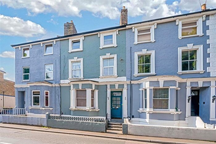 1 Bedroom Flat To Rent In Hampton Road, Hampton Hill, TW12