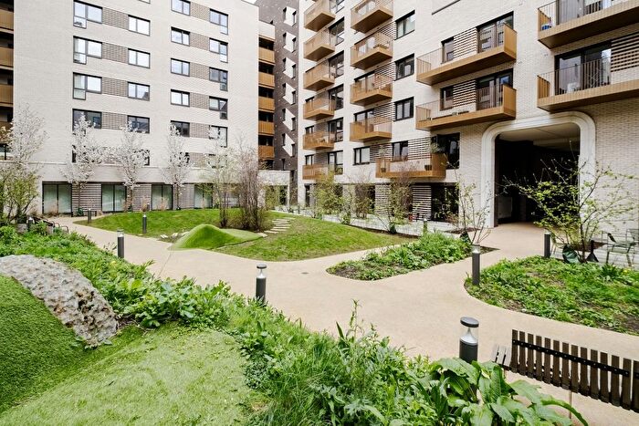 1 Bedroom Flat To Rent In Vanguard Way, London, E17