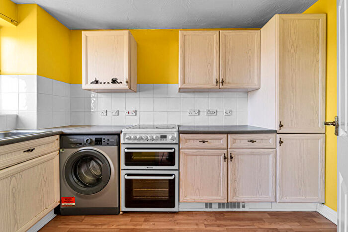 1 Bedroom Flat For Sale In Sherfield Close, New Malden, KT3