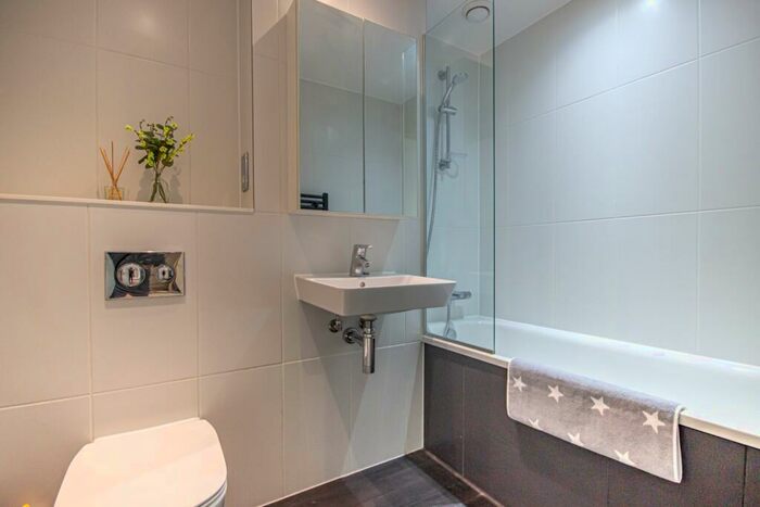 2 Bedroom Apartment To Rent In Hadrians Tower, Rutherford Street, Newcastle Upon Tyne, Northumberland, NE4
