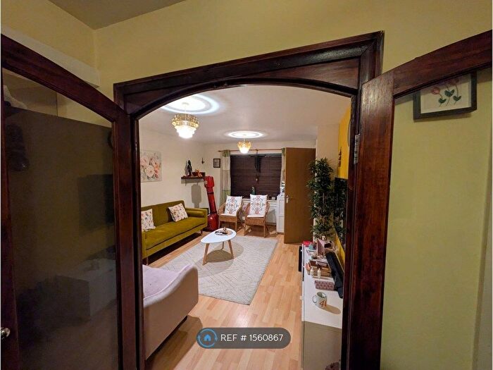 3 Bedroom Terraced House To Rent In Gardeners Court, Leeds, LS10