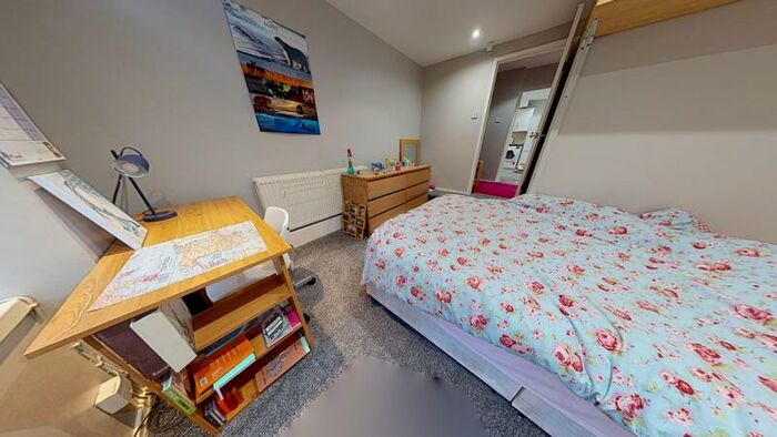 2 Bedroom End Of Terrace House To Rent In Meanwood Road, Meanwood, Leeds, LS7