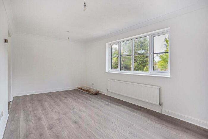 2 Bedroom Apartment For Sale In Sunning House, Sunninghill, SL5
