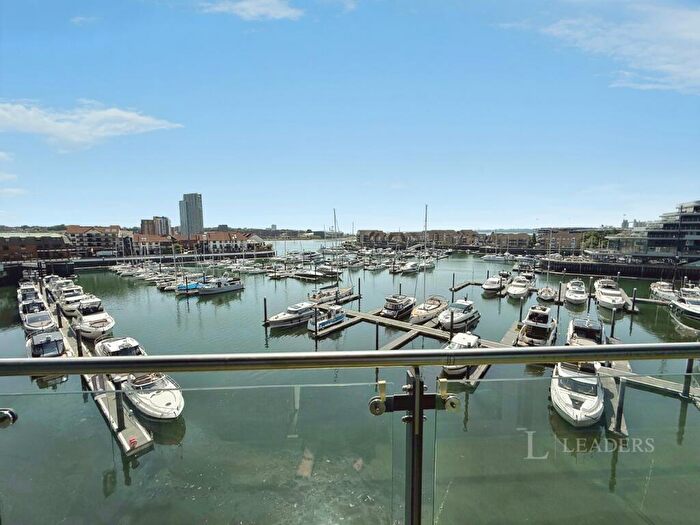 2 Bedroom Flat To Rent In Ocean Way, Southampton, Hampshire, SO14