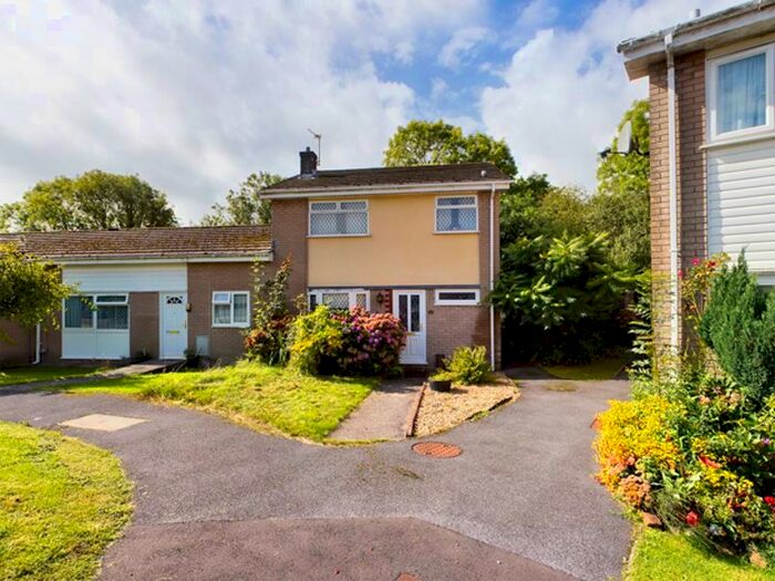 3 Bedroom End Of Terrace House For Sale In Maes Tomos, Trimsaran, Kidwelly, SA17