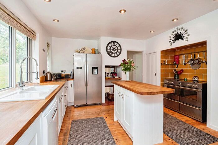 4 Bedroom Bungalow For Sale In Rectory Close, Etchingham Road, Burwash, Etchingham, TN19