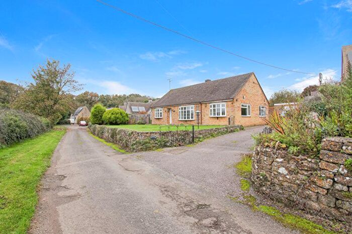 2 Bedroom Detached Bungalow For Sale In Paradise Lane, Milcombe - No Onward Chain, OX15