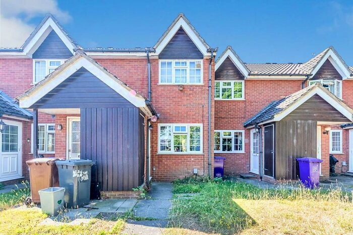 1 Bedroom Flat To Rent In Fells Close, Hitchin, Hertfordshire, SG5