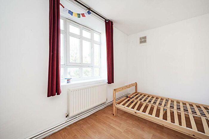 4 Bedroom Flat To Rent In Retreat Place, South Hackney, London, E9