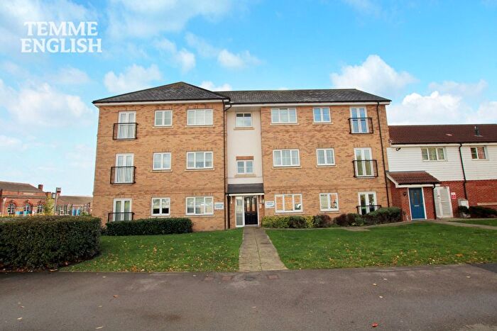2 Bedroom Flat For Sale In Leinster House, Laindon, SS15