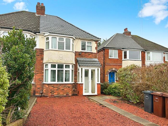 3 Bedroom Semi-Detached House For Sale In Wellsford Avenue, Solihull, B92