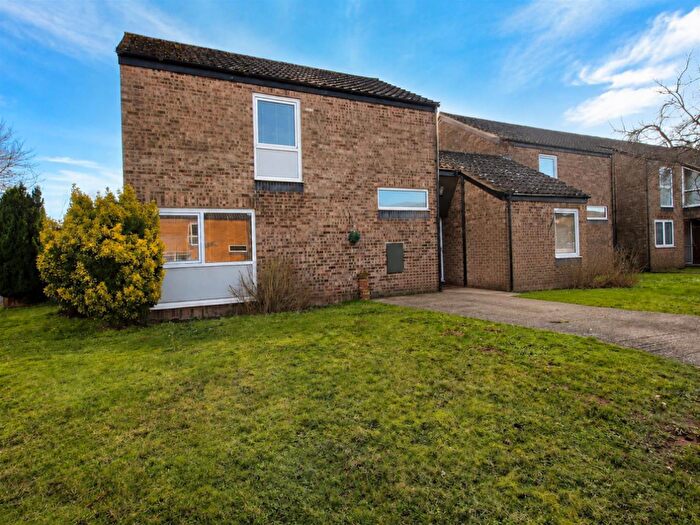 4 Bedroom Link Detached House To Rent In Lancewood Walk, Raf Lakenheath, IP27