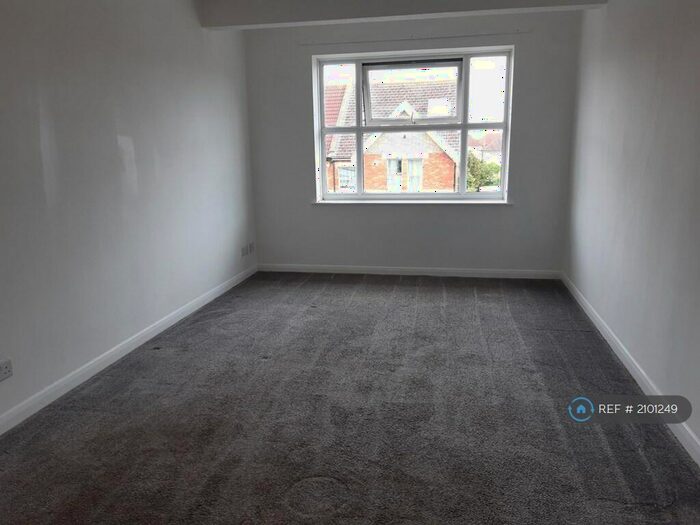 1 Bedroom Flat To Rent In Ashcombe Court, Weston-Super-Mare, BS23